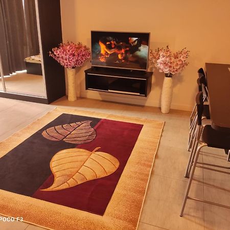 Cozy Unit- Bell Suites- Horizon Suites- Wifi- Netflix- Parking Swimming Pool- Klia Szepang Kültér fotó